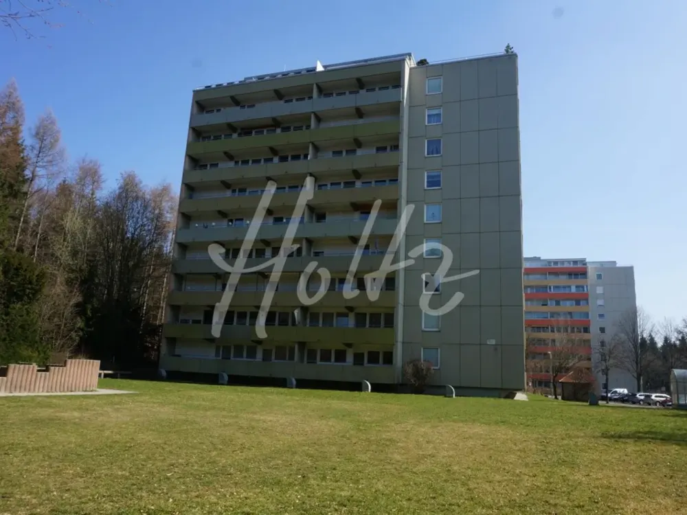 Großzügige 3-Zimmer-Wohnung mit Balkon und Fernsicht in Leutkirch ... kurzfristig beziehbar !!