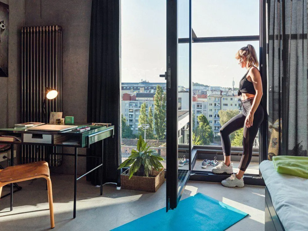 Neon Wood Student Housing in Berlin Mitte-Wedding - Deluxe Balcony Apartment