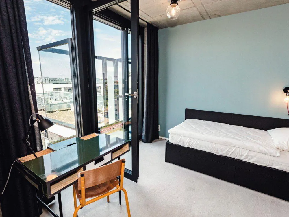 Neon Wood Student Housing in Berlin Mitte-Wedding - Deluxe Balcony Apartment