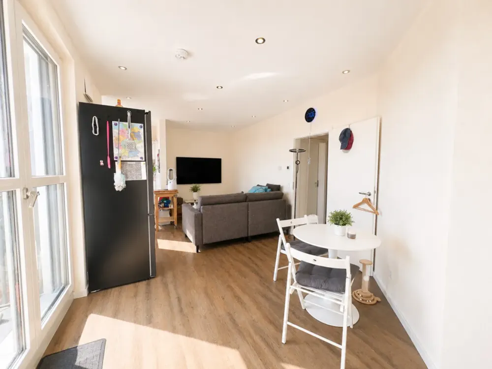 MGF Group: Spacious 2-Room Apartment with Generous 104.74 m² Living/Usable Area.