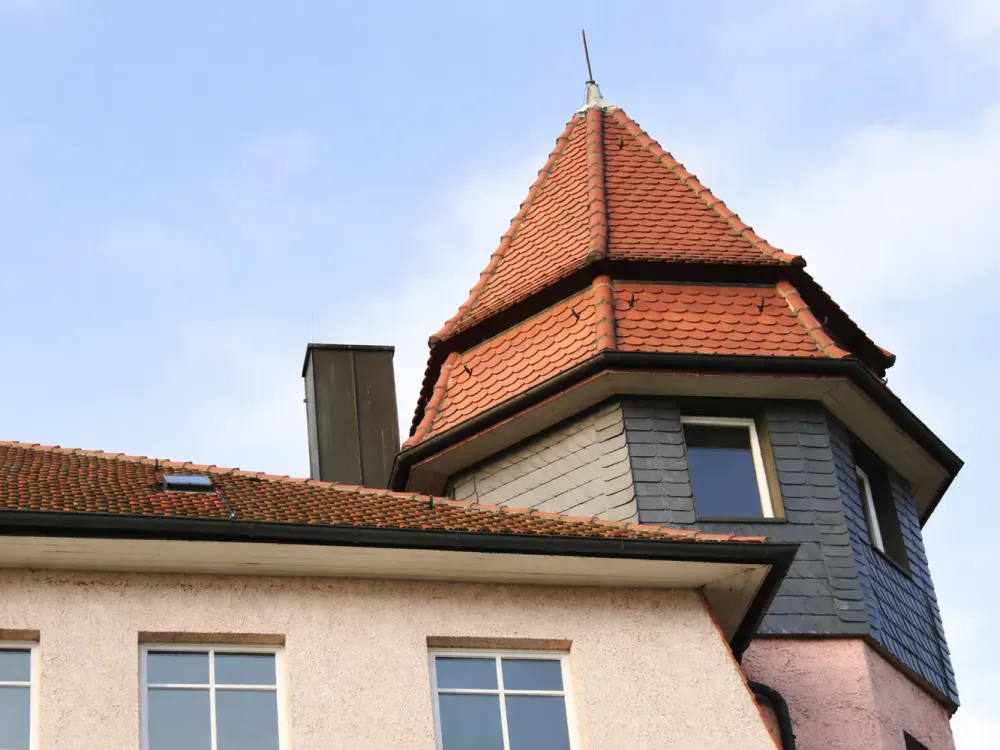 Renovated 2-Room Apartment, New Built-in Kitchen, Modern Bathroom with New Shower and Cellar in Heidenau