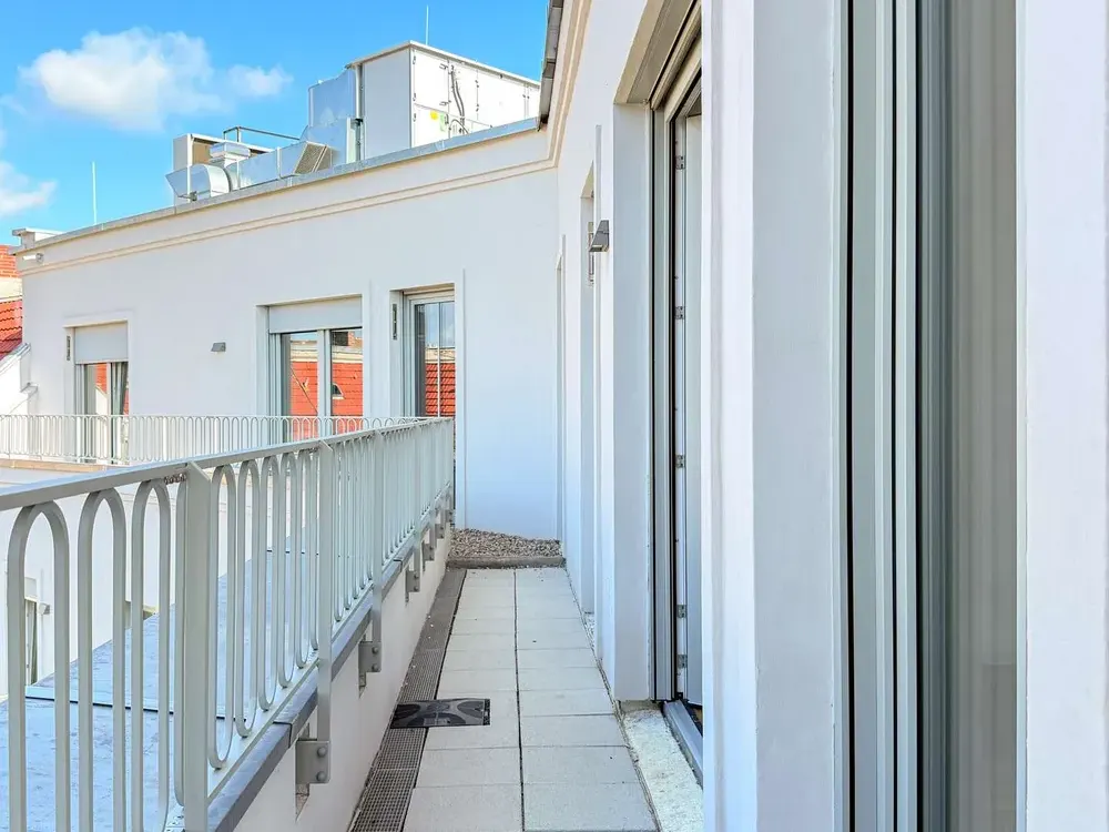 Kompakte Dachgeschosswohnung nah Schloß Charlottenburg - 2,5 Zimmer am Mierendorffplatz