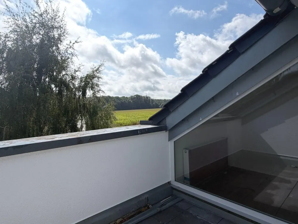 NUR für 1 Person: Lichtdurchfluteter Wohntraum mit EBK und Loggia!