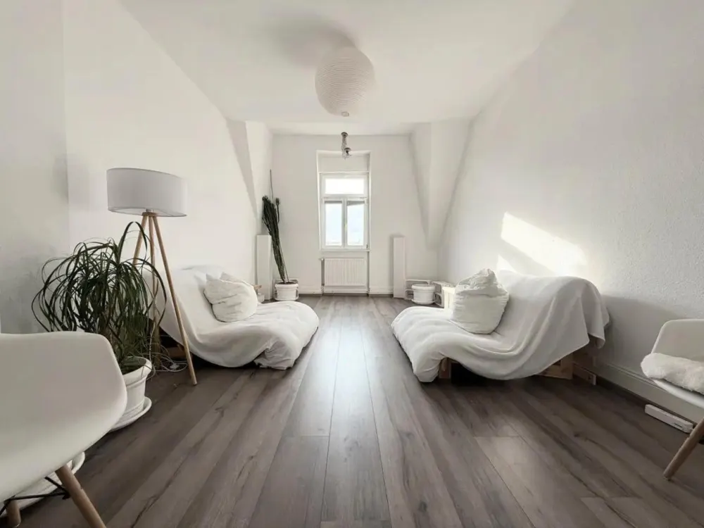 Charmante 3-Zimmer-Wohnung mit besonderem Altbauflair