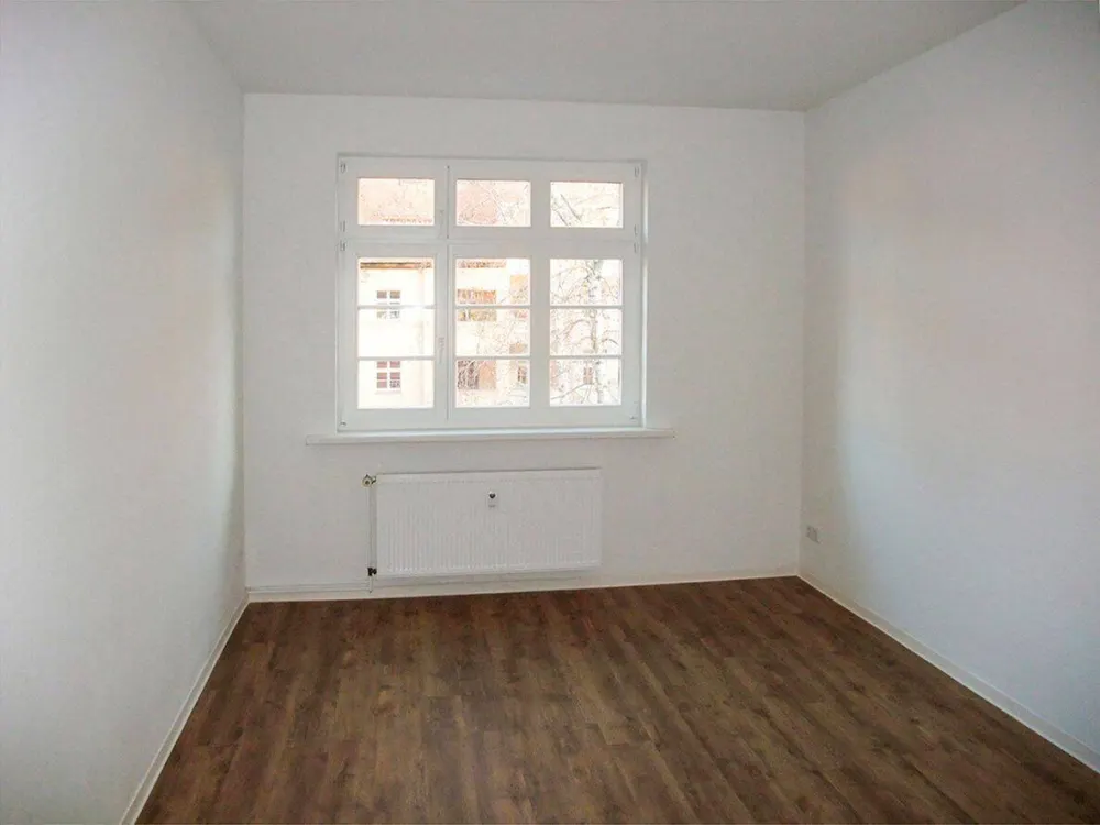 Freshly Renovated 3-Room Apartment with Large Balcony and Directly by the Park