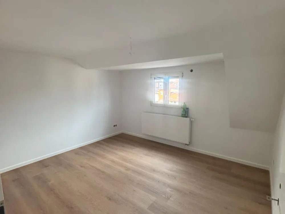 2-Zimmer-Dachgeschosswohnung - ab sofort