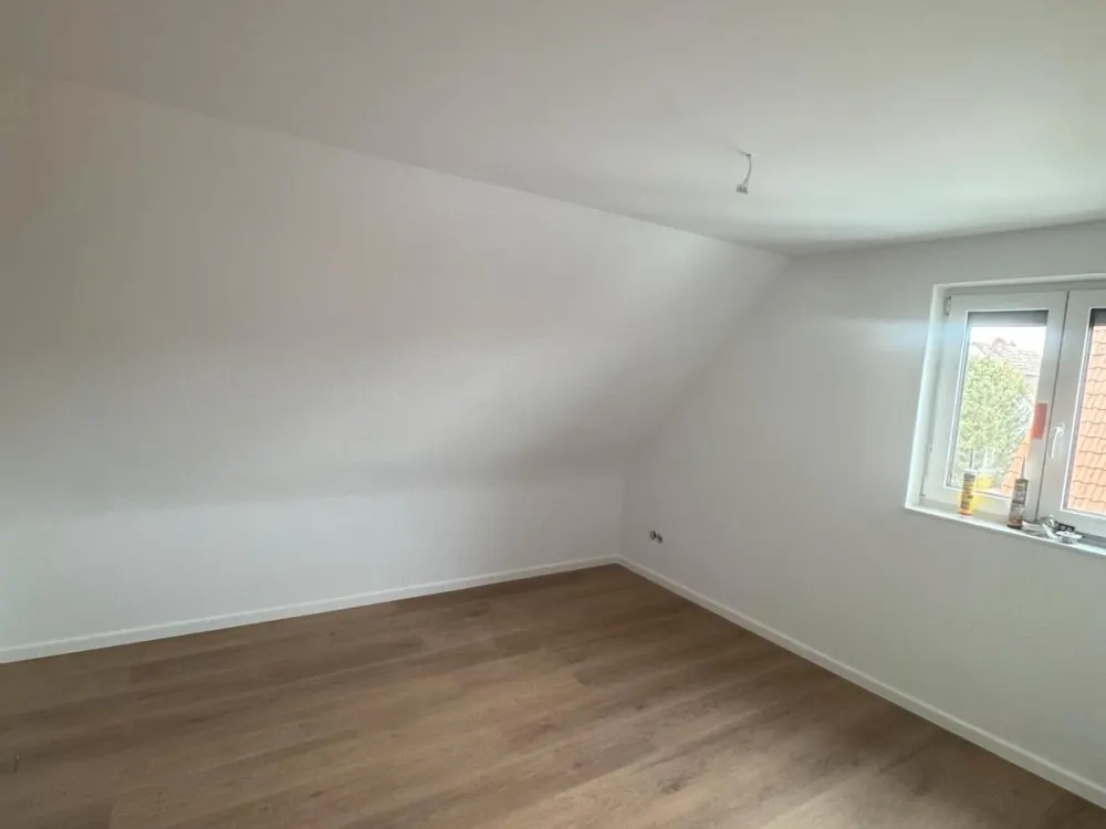 2-Zimmer-Dachgeschosswohnung - ab sofort