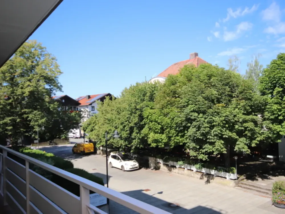 4,5-Zimmerwohnung mit Balkon im Herzen von Grünwald