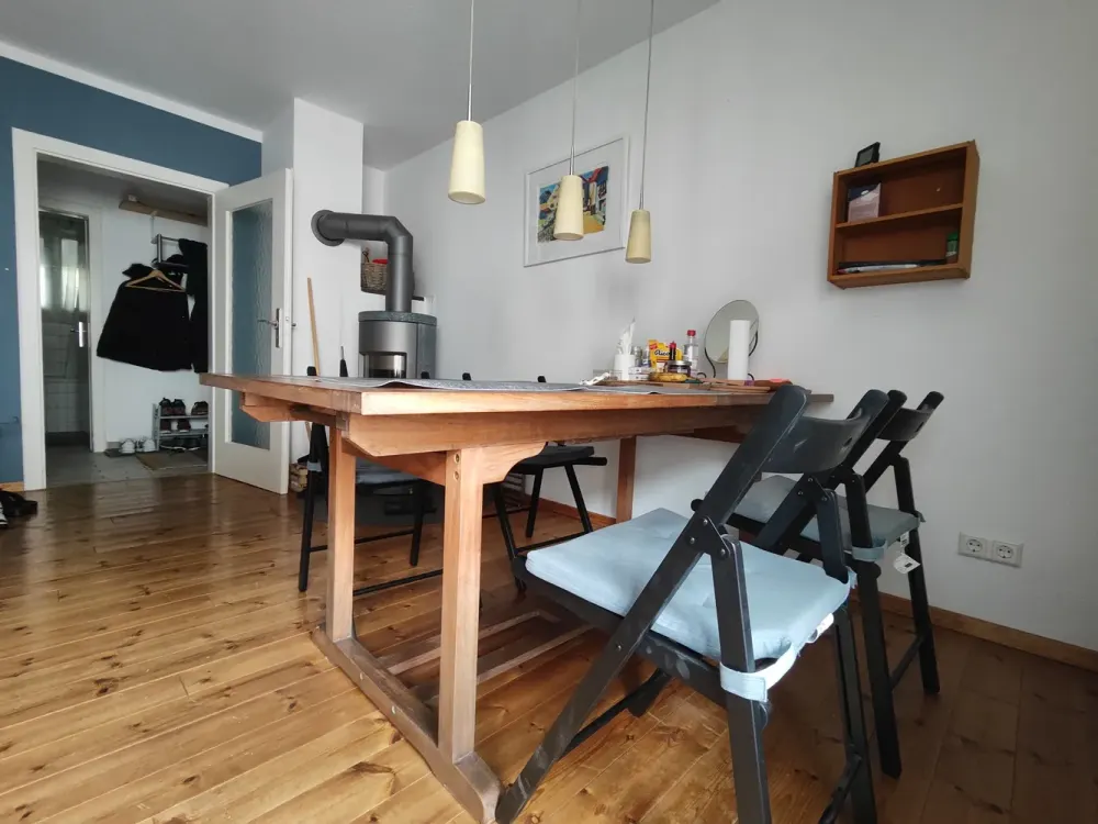 Stuttgart-West: 3-Zimmer-Wohnung mit Balkon, Loggia und Kaminofen