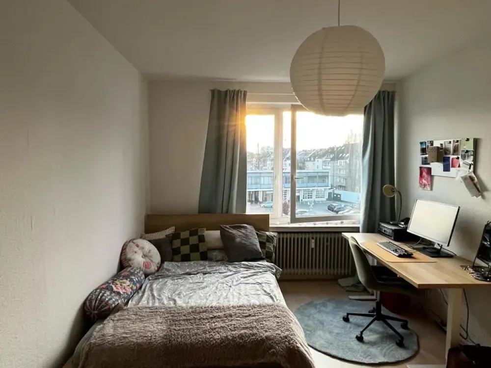 SCH32 - Einziehen und Wohlfühlen - Charmante Wohnung mit Balkon in zentraler Lage