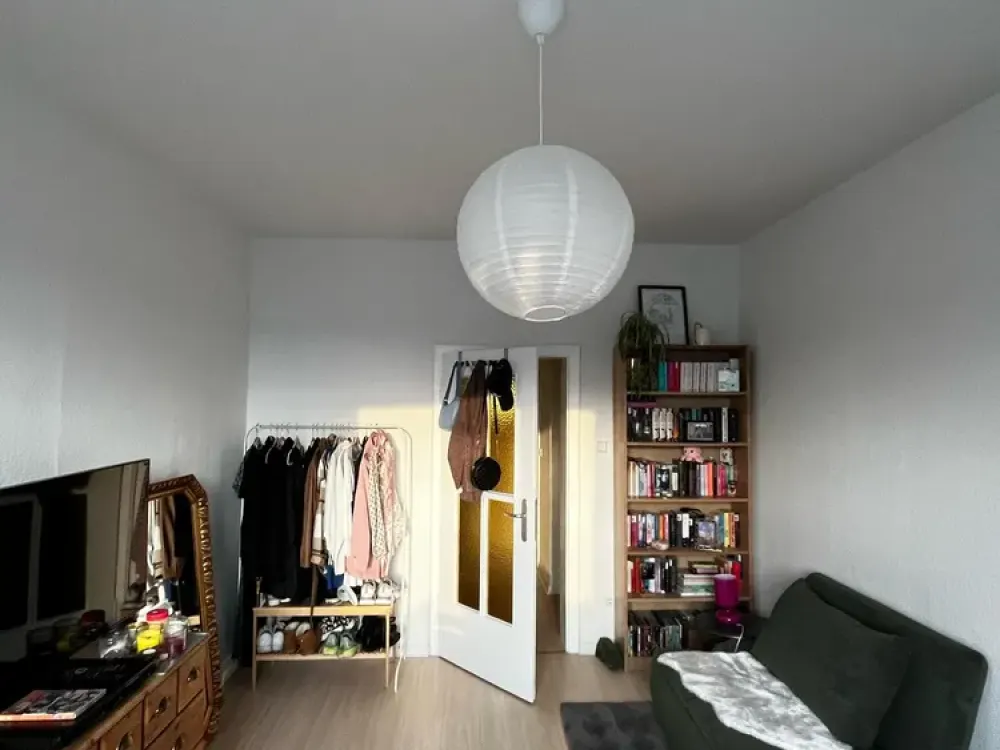 SCH32 - Einziehen und Wohlfühlen - Charmante Wohnung mit Balkon in zentraler Lage