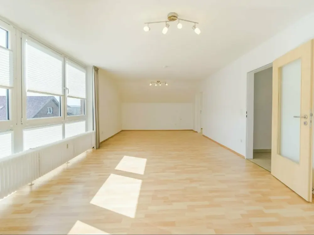 Bright, Light-Flooded 2-Room Apartment II Fitted Kitchen, Parking Space