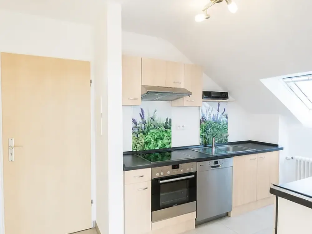Bright, Light-Flooded 2-Room Apartment II Fitted Kitchen, Parking Space