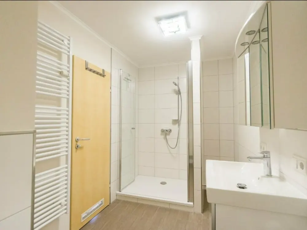 Bright, Light-Flooded 2-Room Apartment II Fitted Kitchen, Parking Space