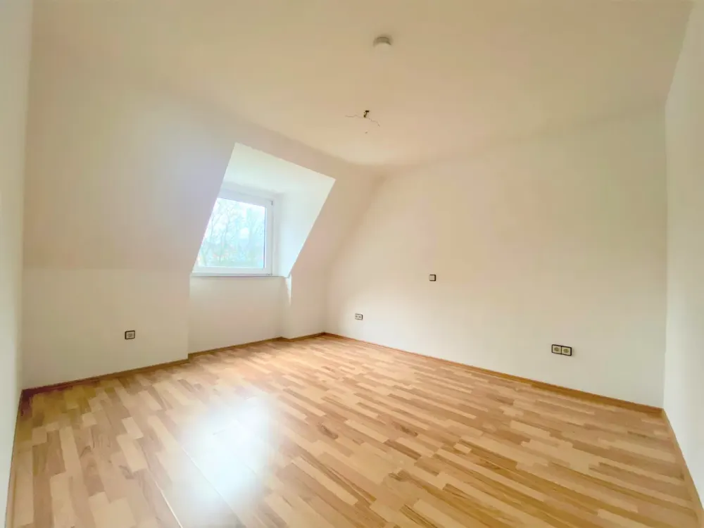 🏡 Helle 3,5-Zimmer-Dachgeschosswohnung mit Gartenmitbenutzung in Dortmund-Bövinghausen