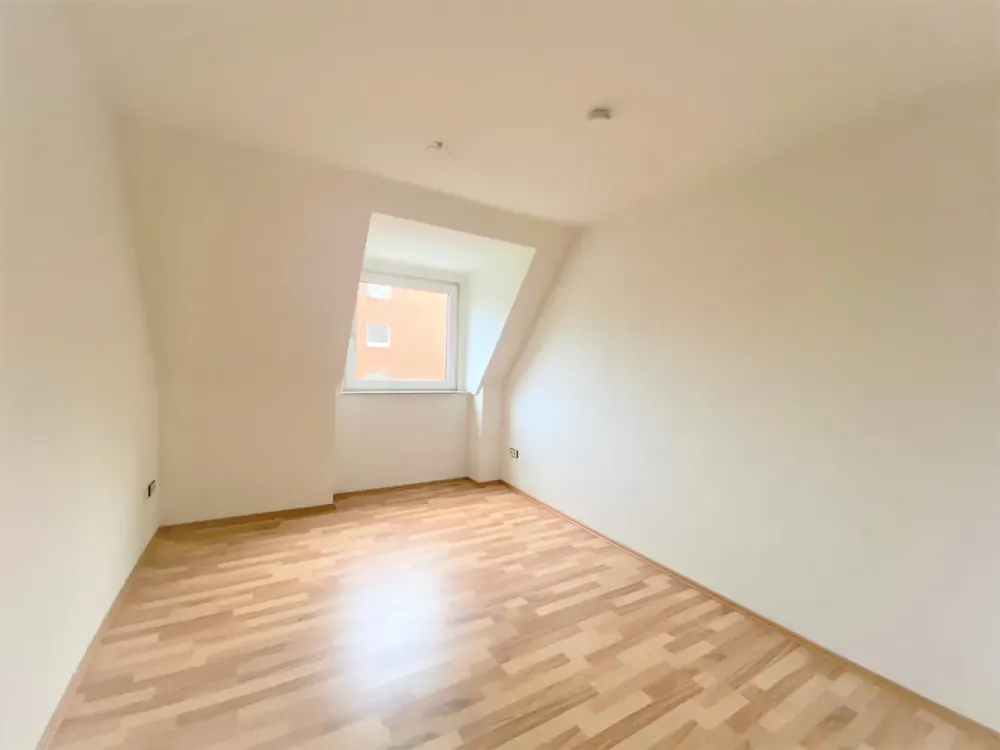 🏡 Helle 3,5-Zimmer-Dachgeschosswohnung mit Gartenmitbenutzung in Dortmund-Bövinghausen