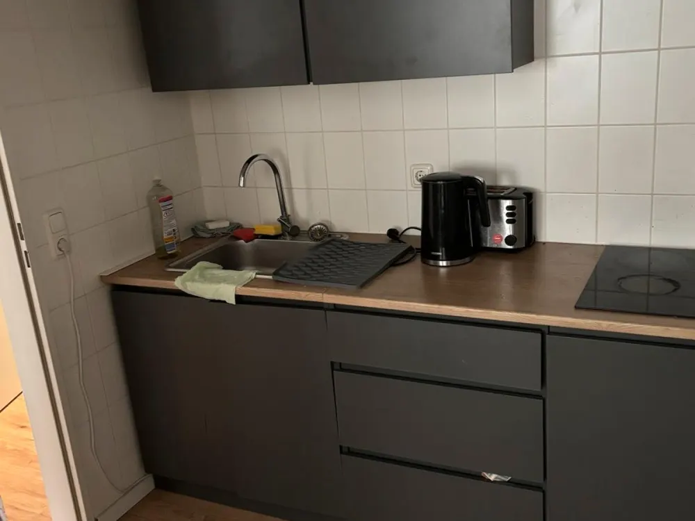 Möbiliertes Zimmer, für eine Person, Gemeinschafts Bad und Küche