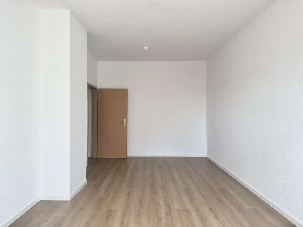 Bright 3-Room Apartment - Newly Renovated and Available Immediately