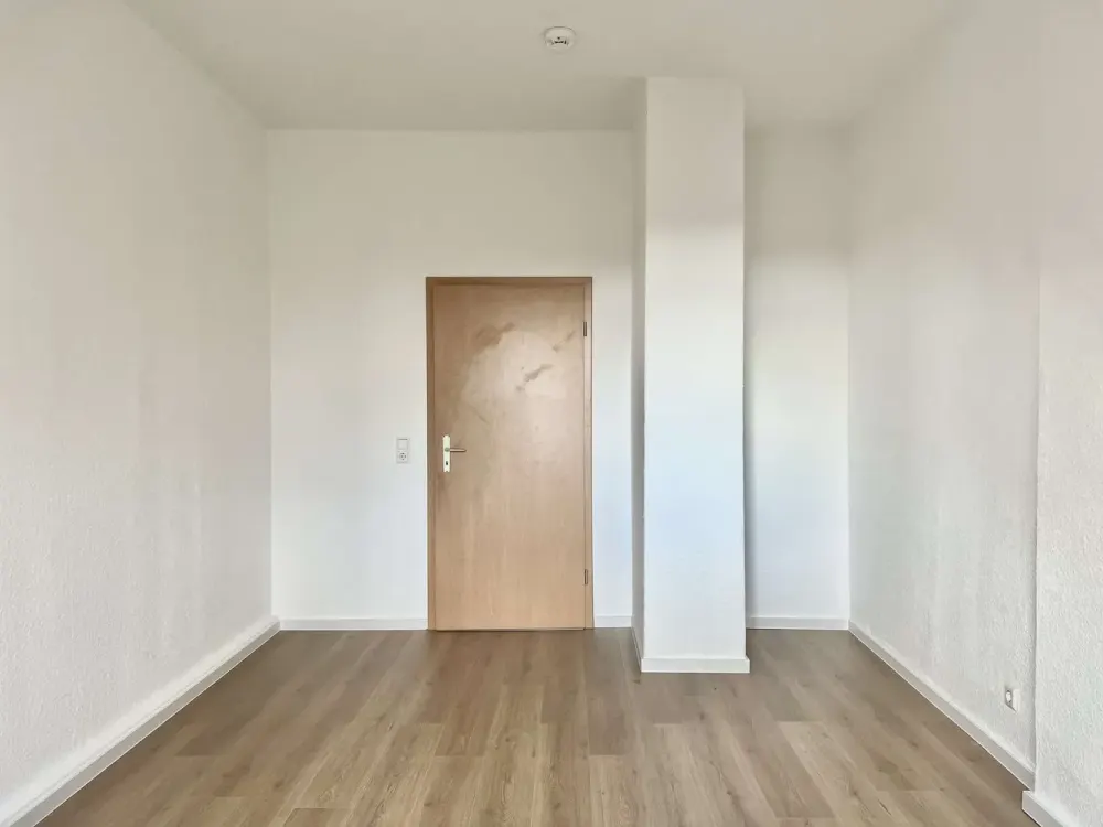 Bright 3-Room Apartment - Newly Renovated and Available Immediately