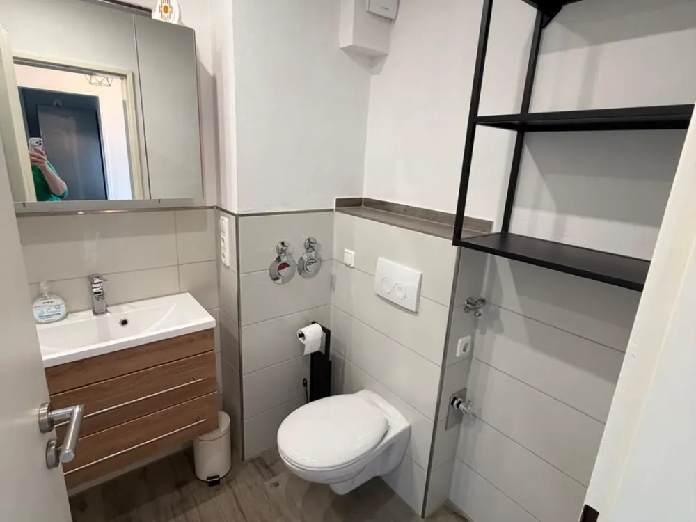 Sonnige schöne 1-Zimmer Wohnung mit grosser Terrasse in Südlage