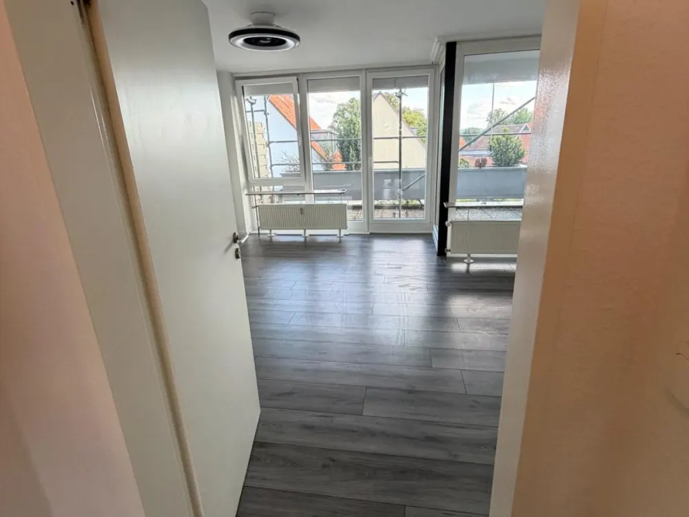 Sonnige schöne 1-Zimmer Wohnung mit grosser Terrasse in Südlage
