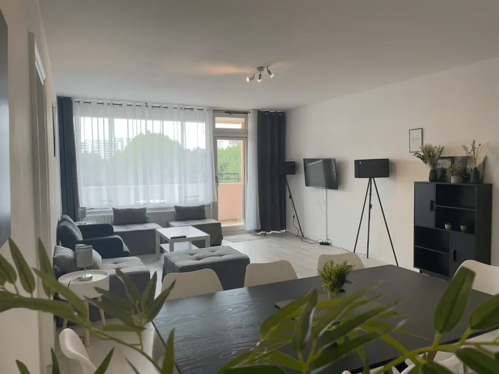 Moderne 2-Zimmer-Wohnung mit Balkon und TG-Stellplatz in Ratingen