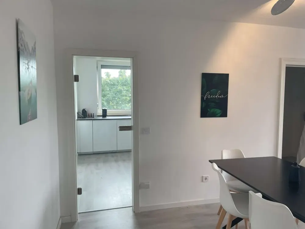 Moderne 2-Zimmer-Wohnung mit Balkon und TG-Stellplatz in Ratingen