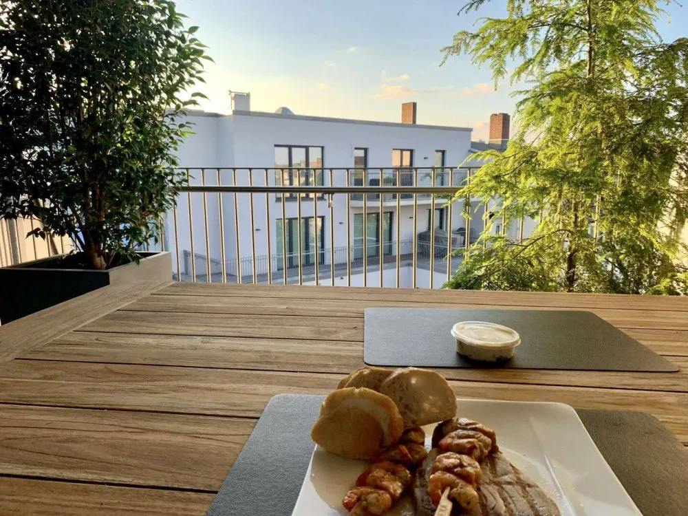 Exklusive 3-Raum-Penthouse-Wohnung mit luxuriöser Innenausstattung mit EBK in Hamburg