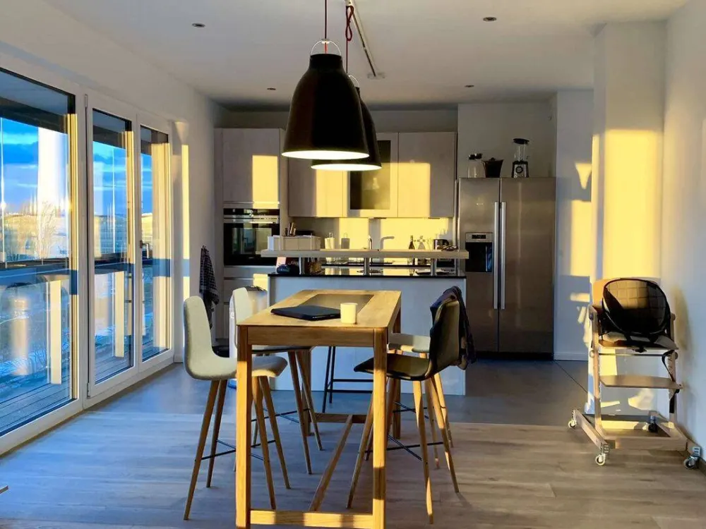 Exklusive 3-Raum-Penthouse-Wohnung mit luxuriöser Innenausstattung mit EBK in Hamburg