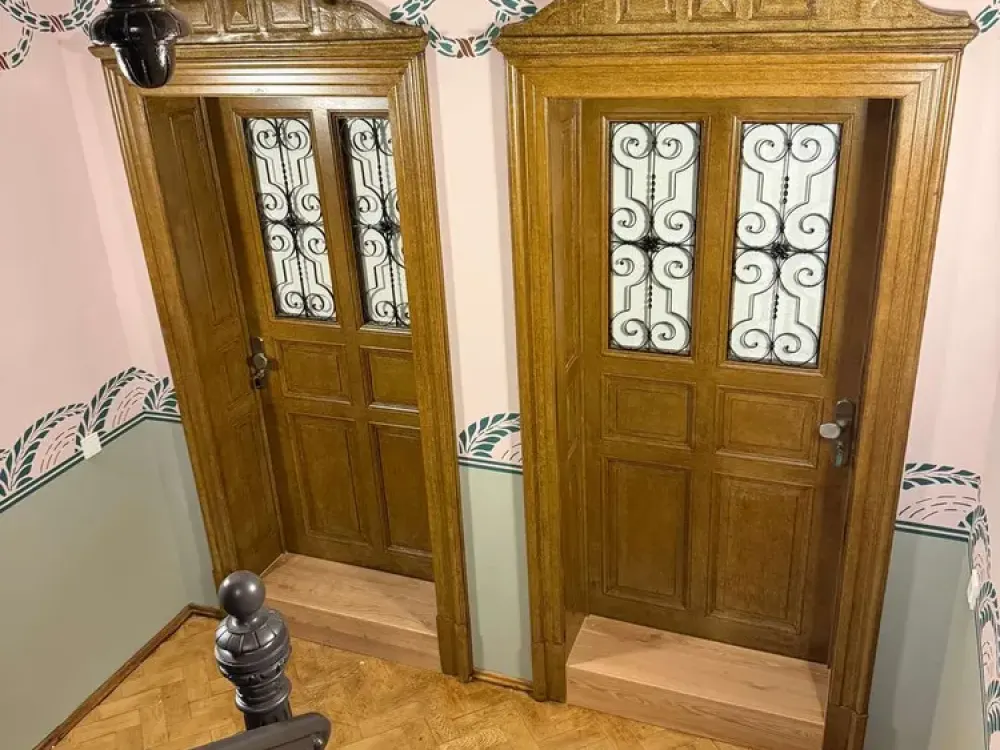 ***EXKLUSIVE 2,5 RAUMWOHNUNG-PARKETT-HOCHWERTIGE EINBAUKÜCHE-BALKON-WÄRMEPUMPE-STELLPLATZ***