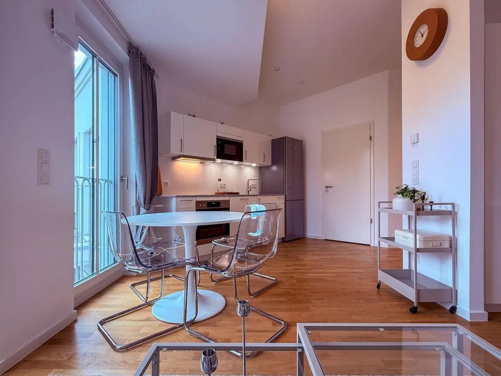 Moderne Wohnung zum ruhigen Innenhof - gut erreichbar und schnell zum KuDamm