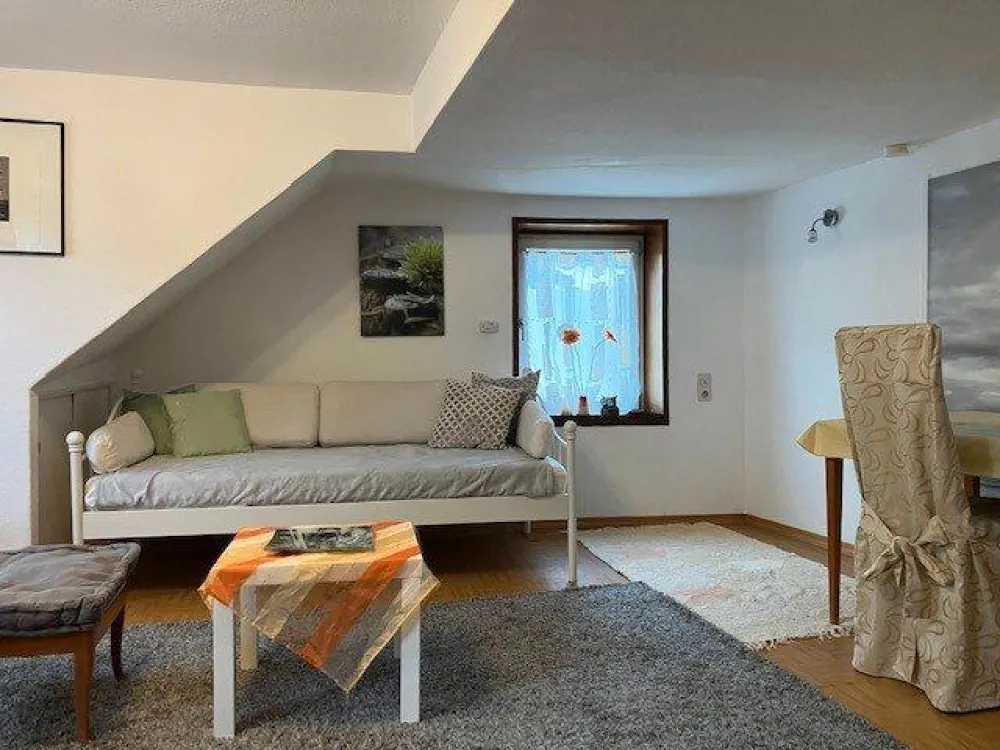2 Zi Wohnung; hell, möbliert, U-Kaltental, Uni, City; 01.11.26