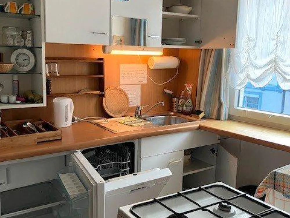 2 Zi Wohnung; hell, möbliert, U-Kaltental, Uni, City; 01.11.26
