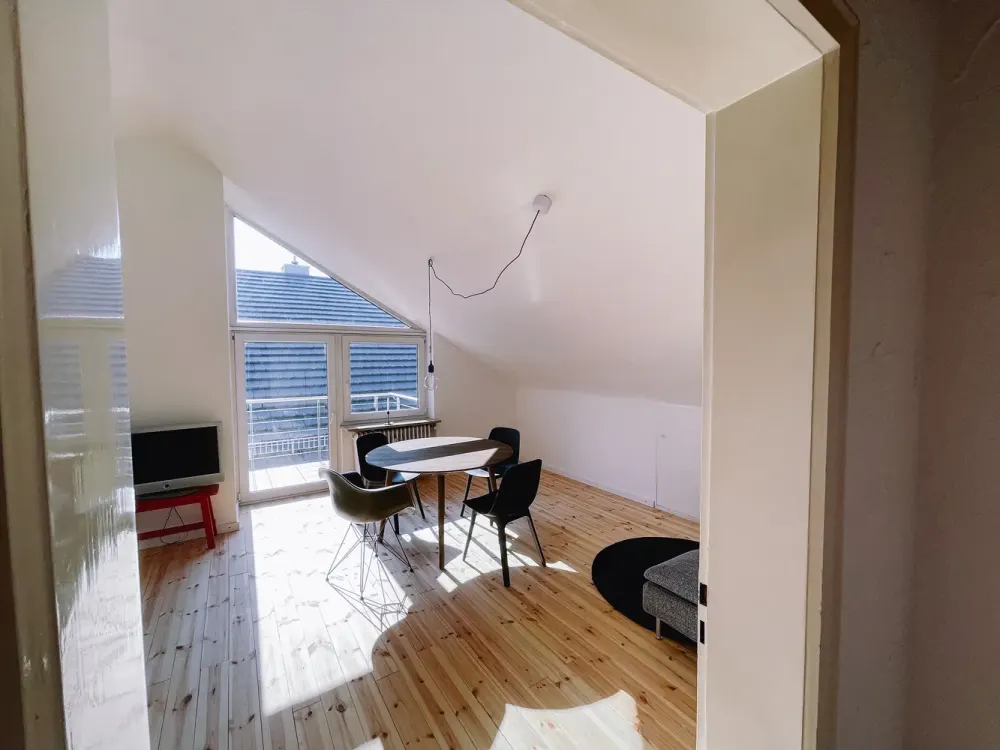 Möblierte 1Zimmer Wohnung mit Ausblick ins Grüne in LEO-Silberberg