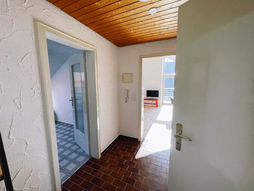 Möblierte 1Zimmer Wohnung mit Ausblick ins Grüne in LEO-Silberberg