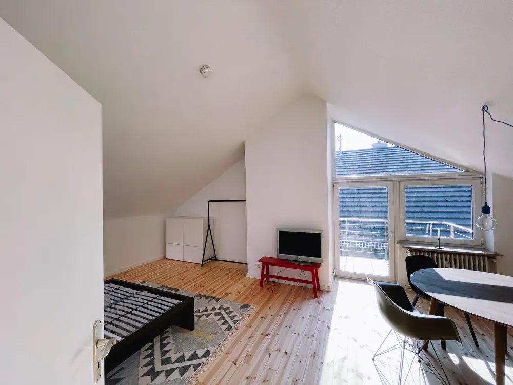 Möblierte 1Zimmer Wohnung mit Ausblick ins Grüne in LEO-Silberberg