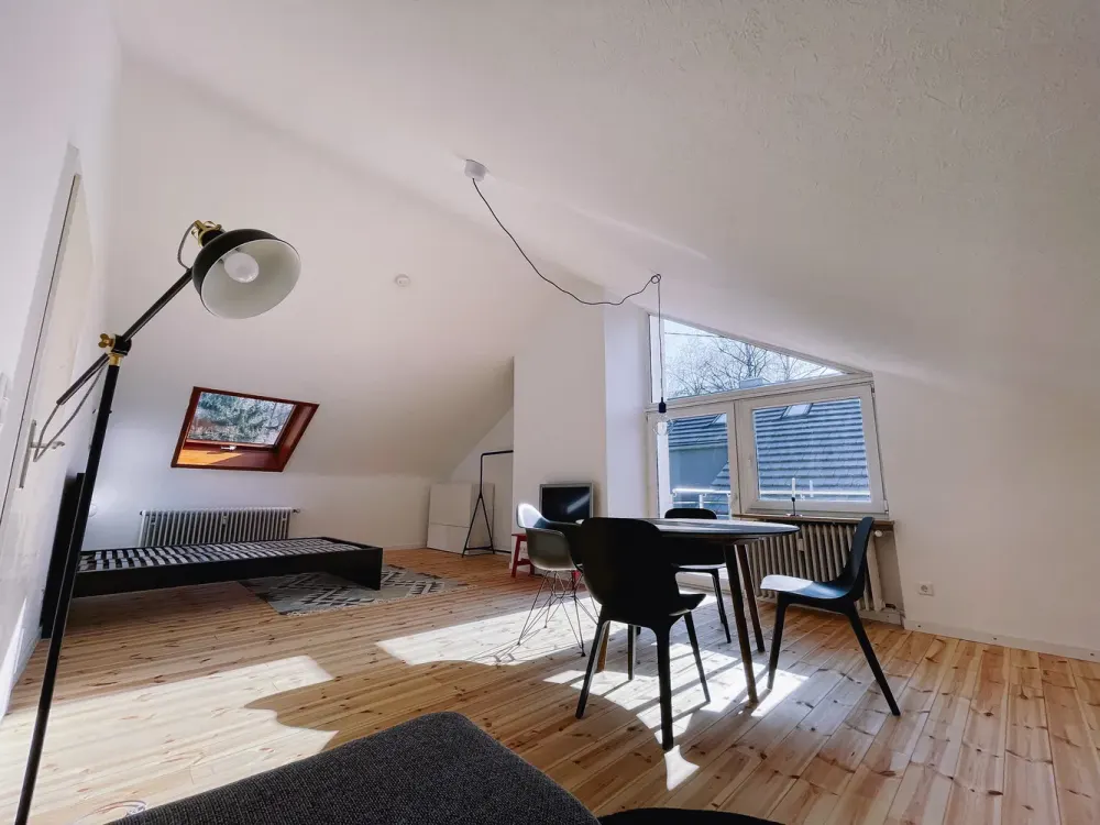 Möblierte 1Zimmer Wohnung mit Ausblick ins Grüne in LEO-Silberberg