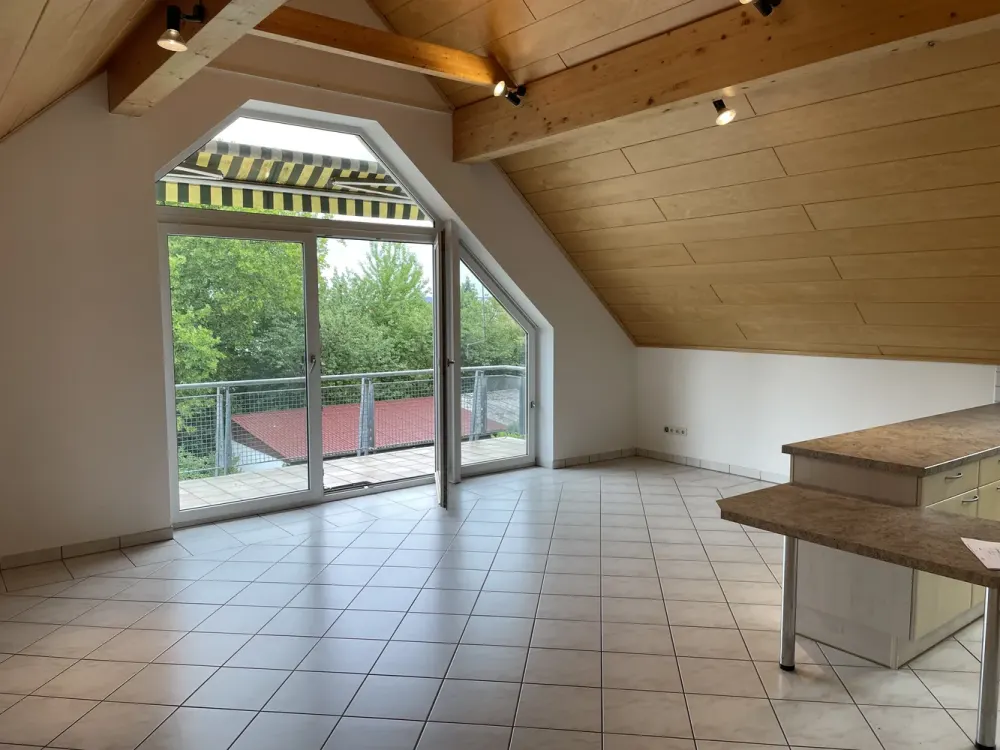 Hochwertige DG-Wohnung( max. 3 Personen) in Dietzenbach-Steinberg