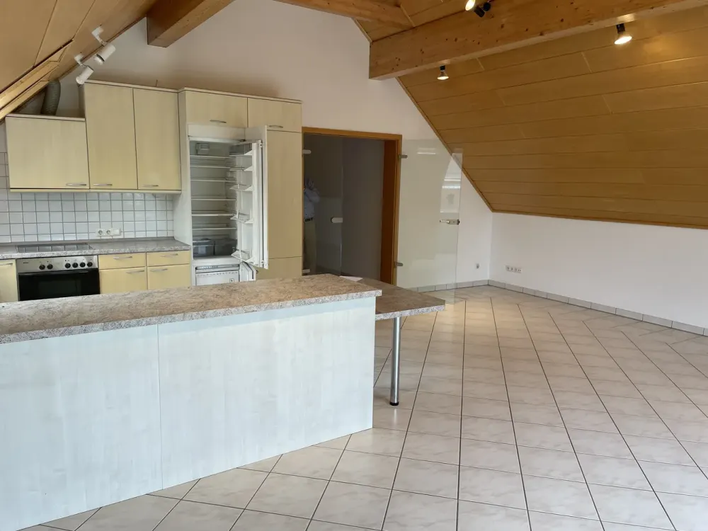 Hochwertige DG-Wohnung( max. 3 Personen) in Dietzenbach-Steinberg