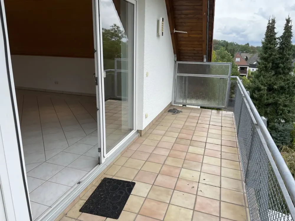 Hochwertige DG-Wohnung( max. 3 Personen) in Dietzenbach-Steinberg