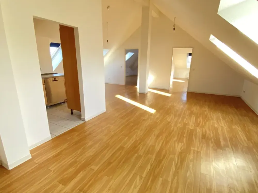 *Offenbach* 3-Zimmer-Dachgeschosswohnung