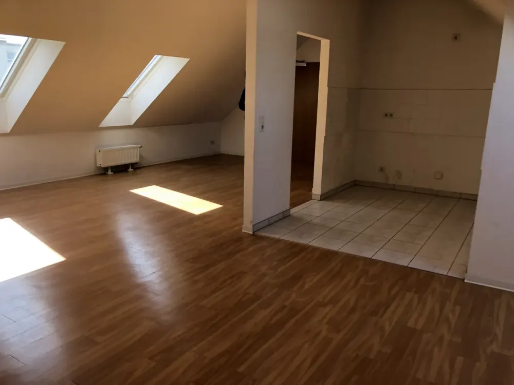 *Offenbach* 3-Zimmer-Dachgeschosswohnung