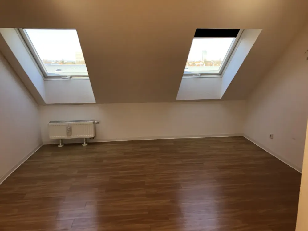 *Offenbach* 3-Zimmer-Dachgeschosswohnung