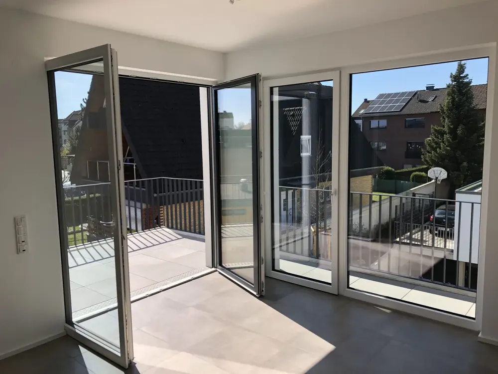 Stilvolle, neuwertige 3-Zimmer-Wohnung mit gehobener Innenausstattung mit EBK in Köln Eil