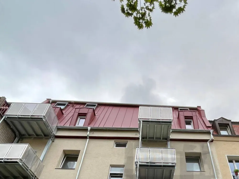 Ruhiges und voll möbliertes Apartment mit niedrigen Energiekosten und Balkon