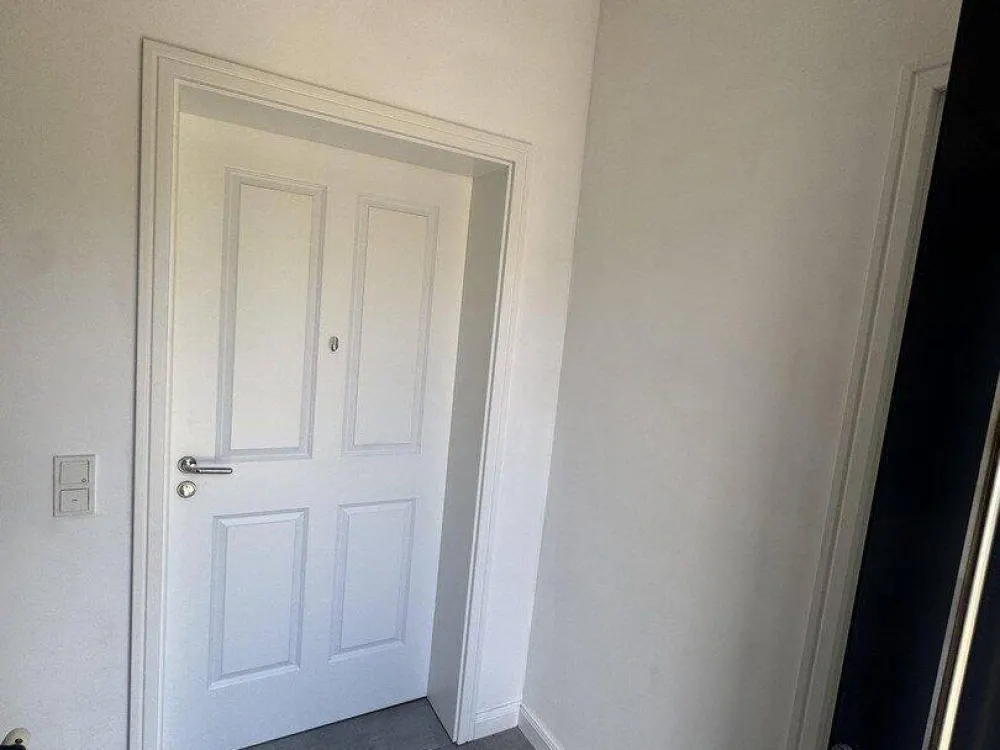 Traumhafte 4 Raumwohnung mit großem Garten in einer Villa