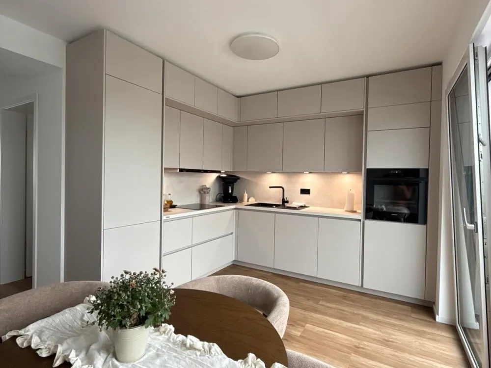 Neubau: 3-Zimmer Wohnung mit großer Dachterrasse zu vermieten