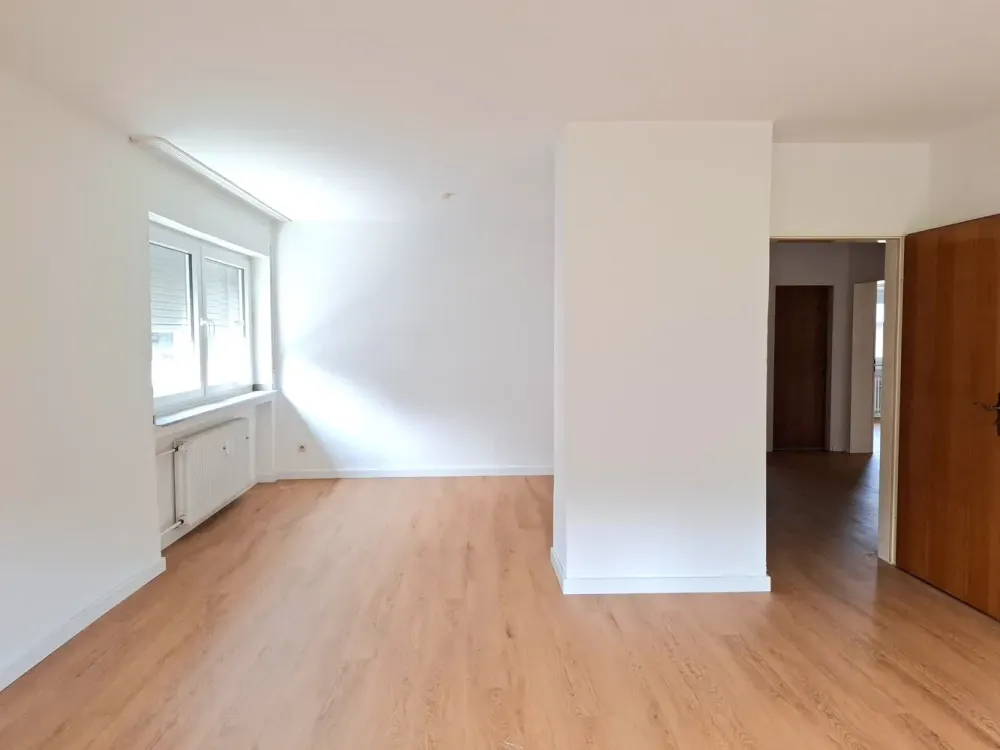 Top! Erstbezug nach Renovierung, 3ZKDB G-WC mit Loggia auf Emst zu vermieten