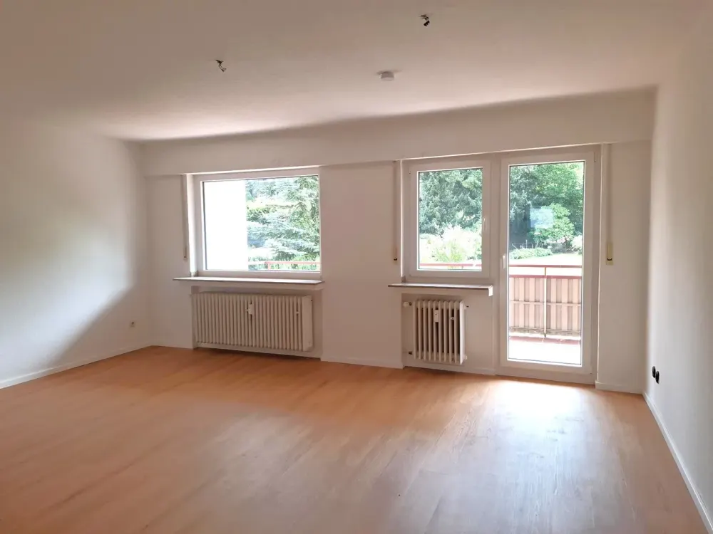 Top! Erstbezug nach Renovierung, 3ZKDB G-WC mit Loggia auf Emst zu vermieten