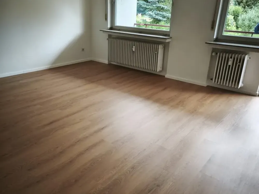 Top! Erstbezug nach Renovierung, 3ZKDB G-WC mit Loggia auf Emst zu vermieten